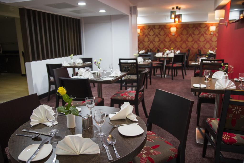 Ramada Cambridge Hotel Fen Drayton Exterior foto