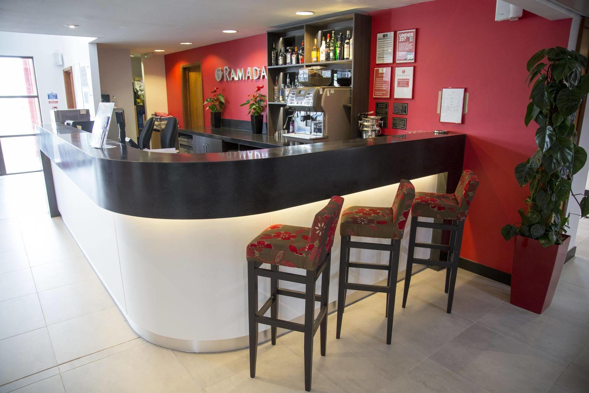 Ramada Cambridge Hotel Fen Drayton Exterior foto