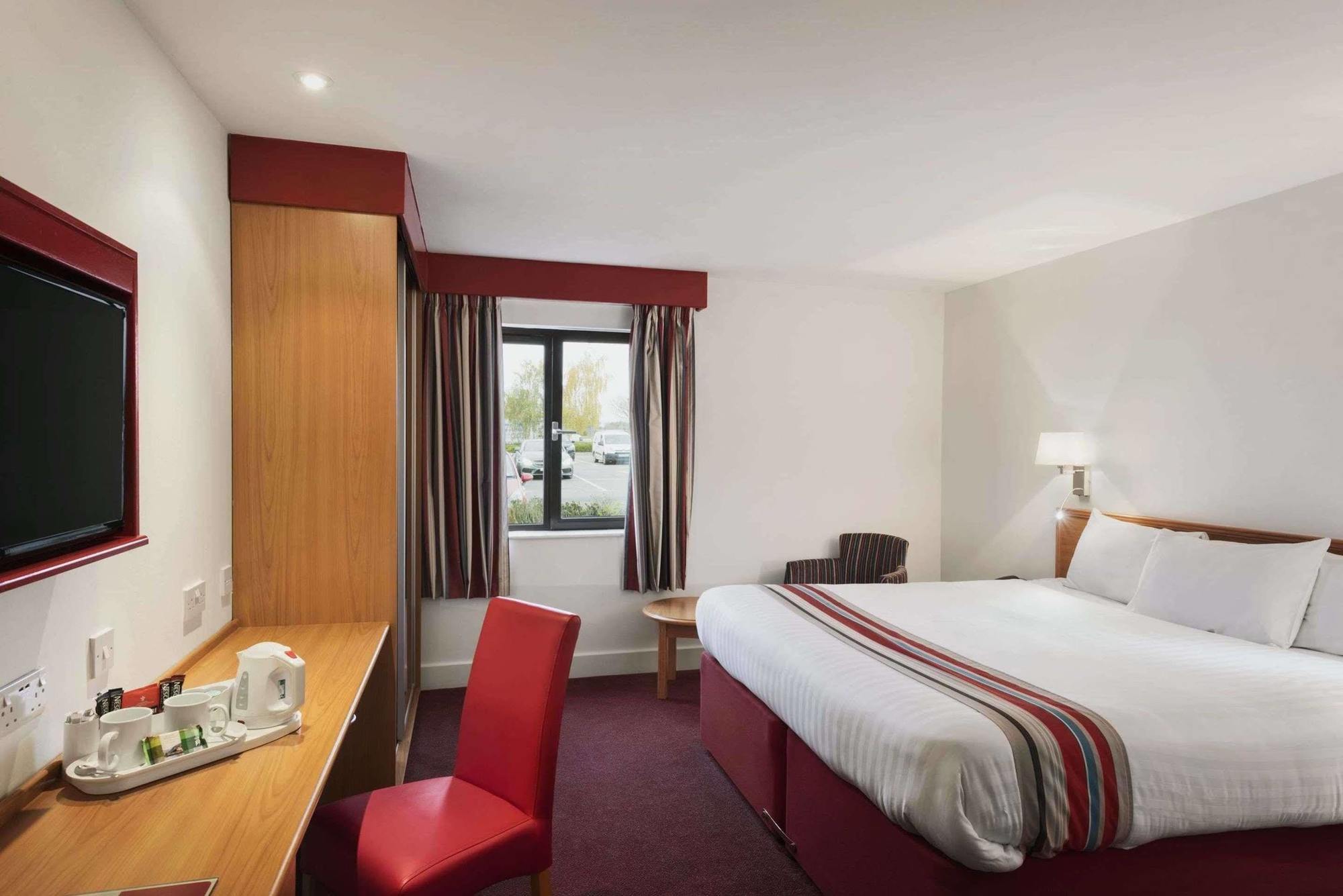 Ramada Cambridge Hotel Fen Drayton Exterior foto