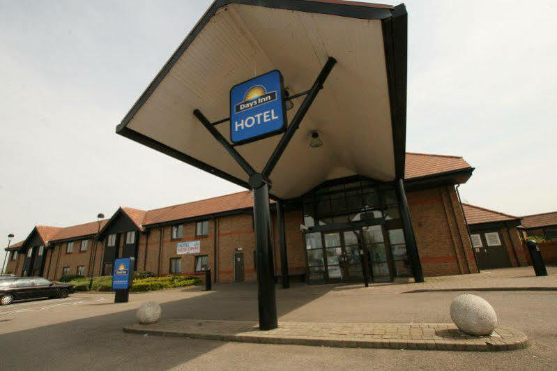Ramada Cambridge Hotel Fen Drayton Exterior foto
